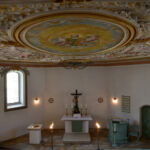 Altar, Taufstein, Kanzel, Deckengemälde